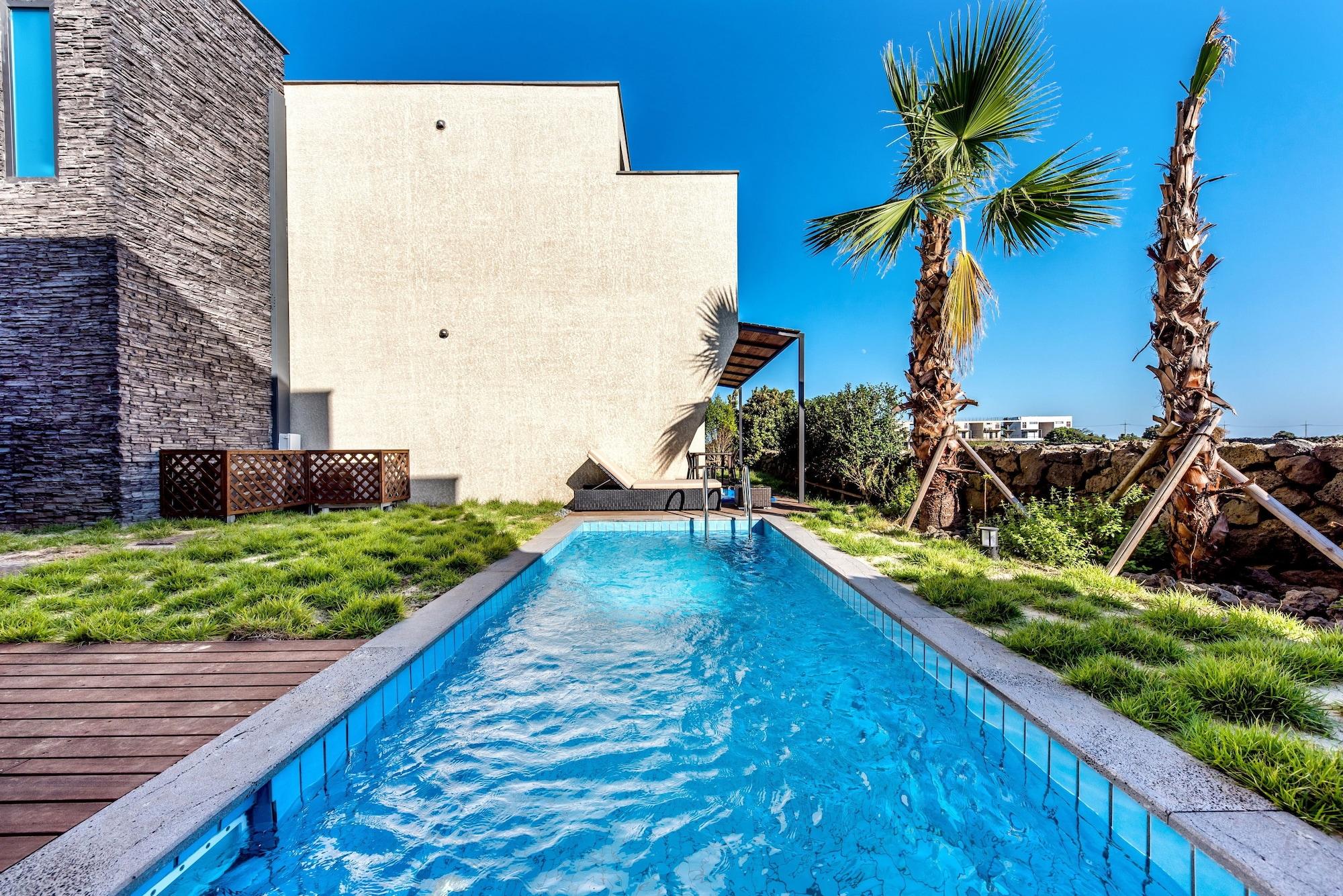 Arts Spa and Pool Villa 44/56