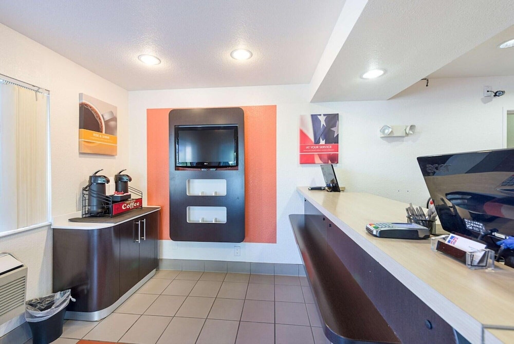 Motel6 Carson City, NV 50/66