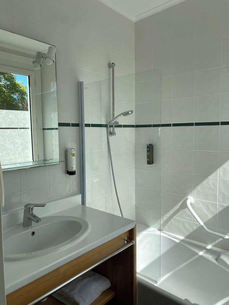HOSTELLERIE DU CLOS PITE 55/56