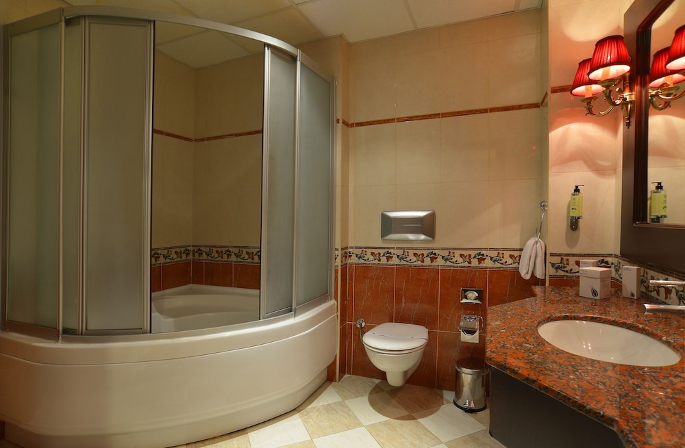 Pera Rose Hotel 77/78