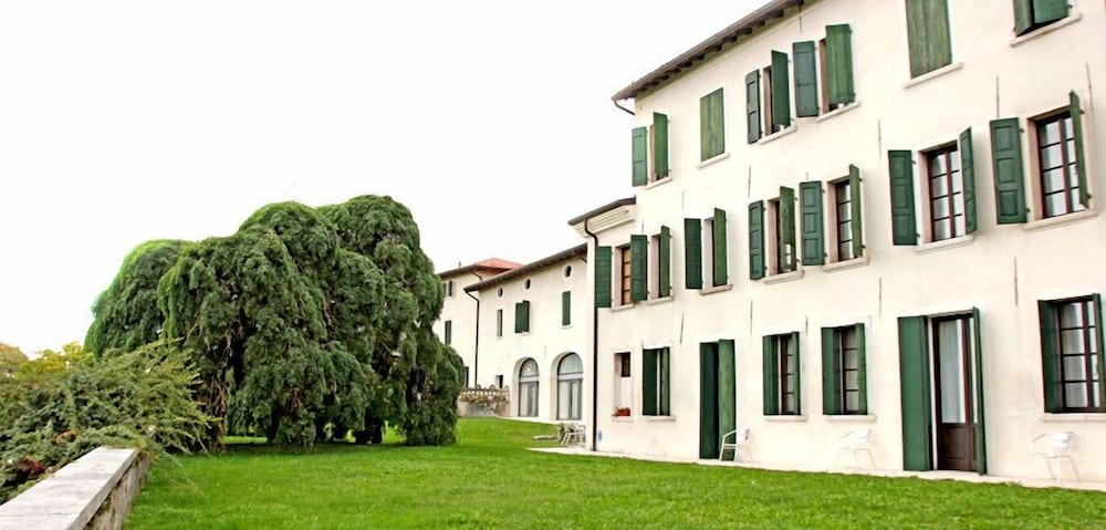 Villa Policreti Hotel 48/50