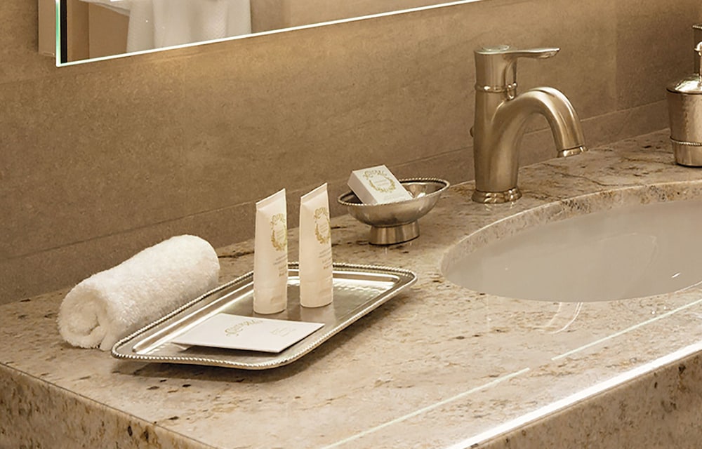 Luskin Hotel 26/76