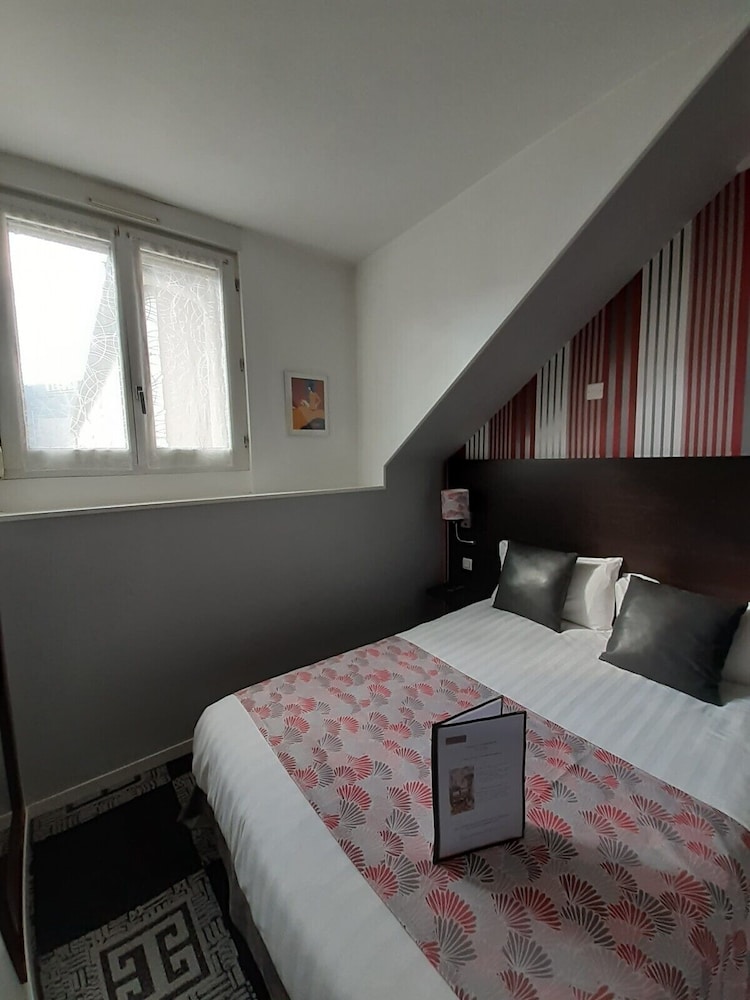 ROOM, TRIPLE