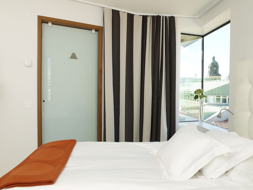 Avalon Hotel 12/48