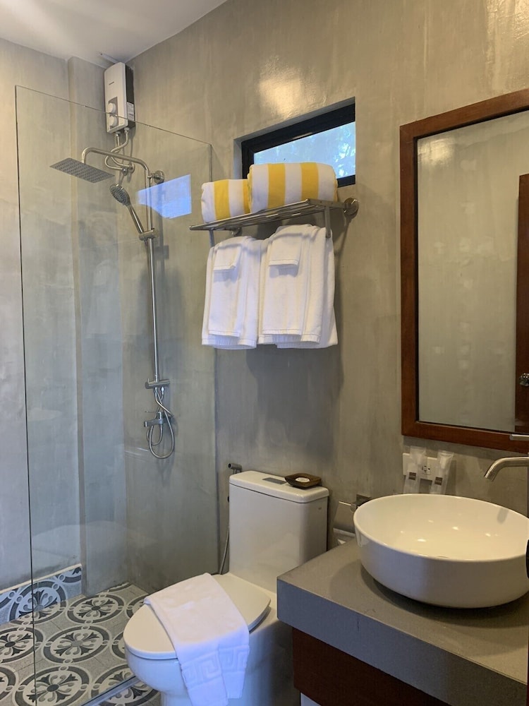 UNWND Boutique Hotel Camiguin 48/50