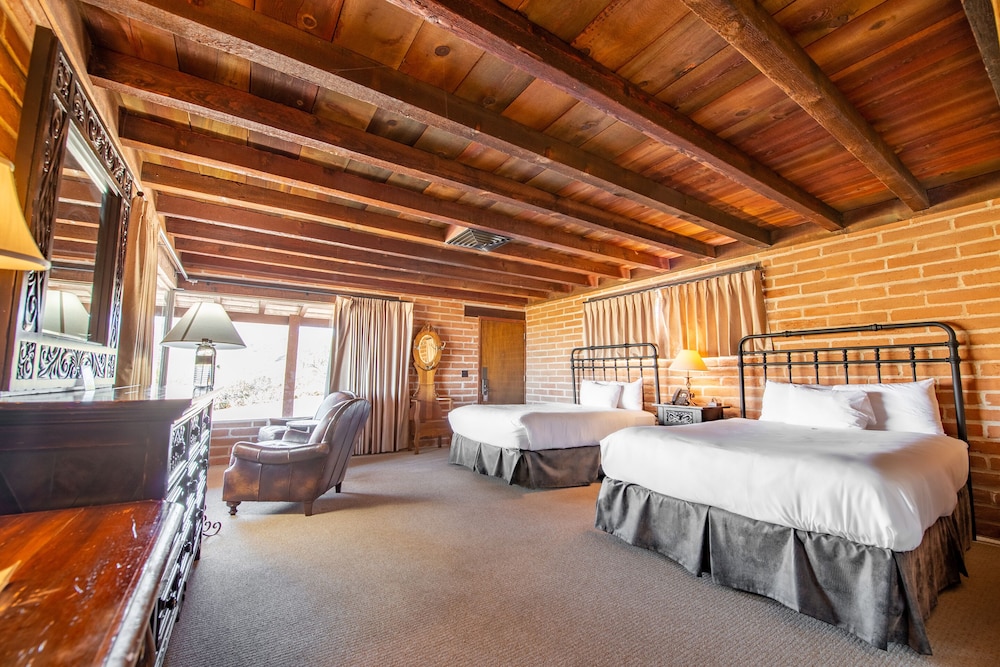 Tanque Verde Ranch 34/76