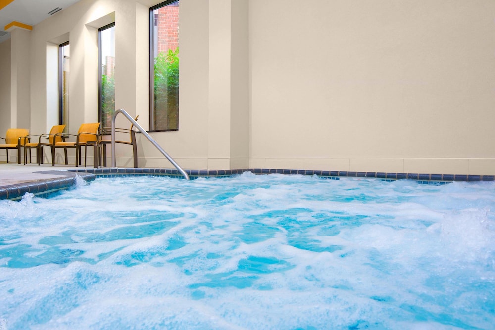 Courtyard By Marriott St Cloud Le St Germain Suite Hotel 14/28