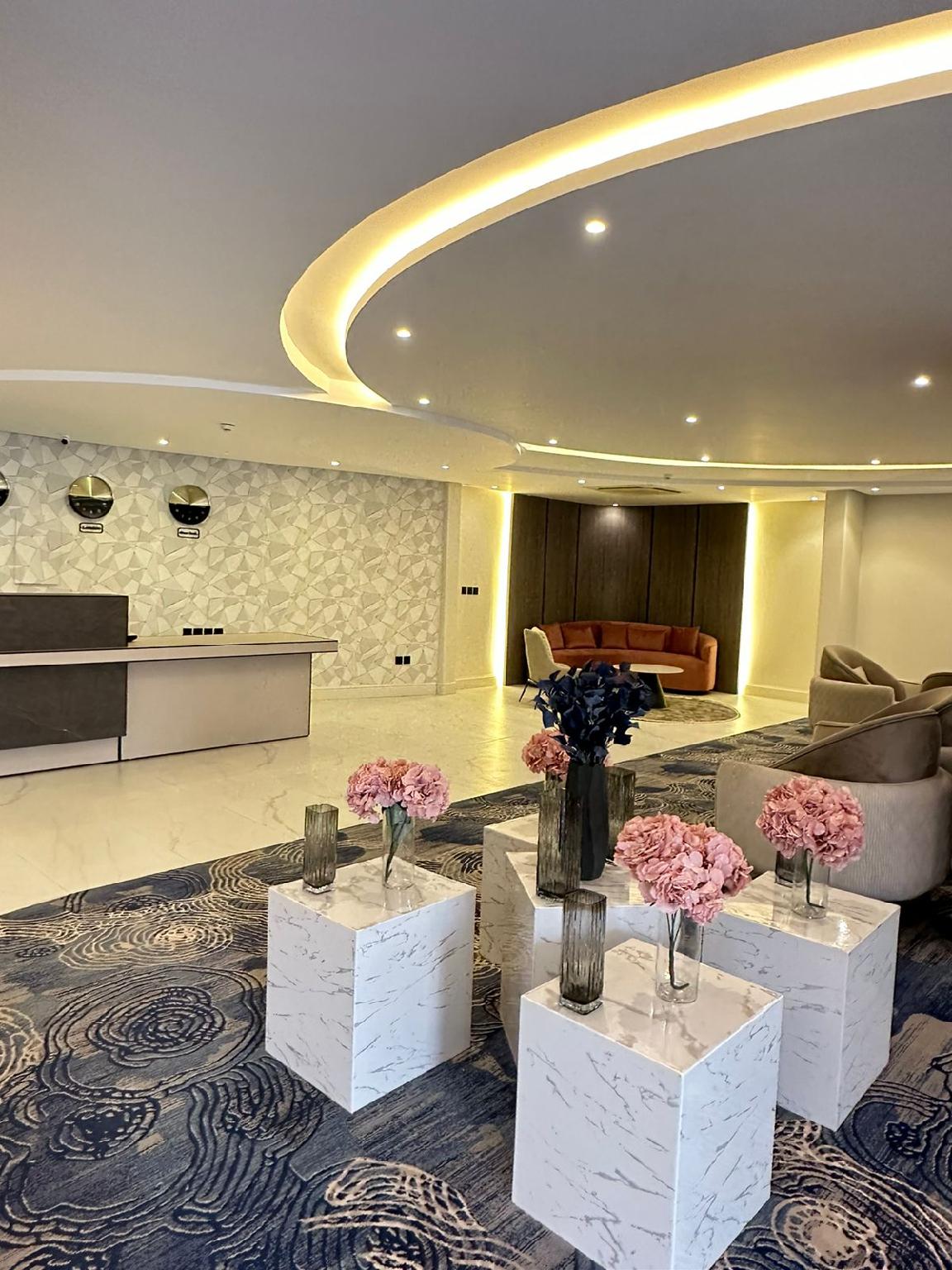 اكس-واي-زد(XYZ Hotel) 24/25