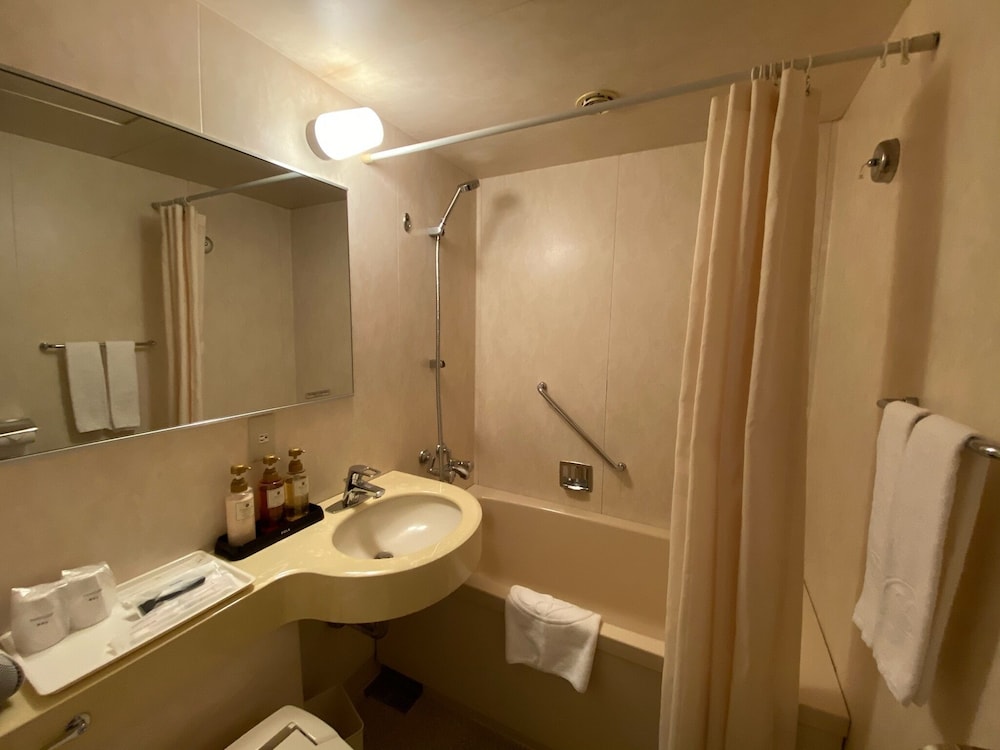 Koriyama View Hotel 63/64