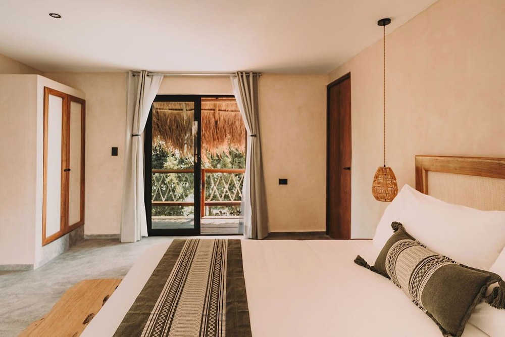 Premium, King Bed, Lagoon View, Balcony