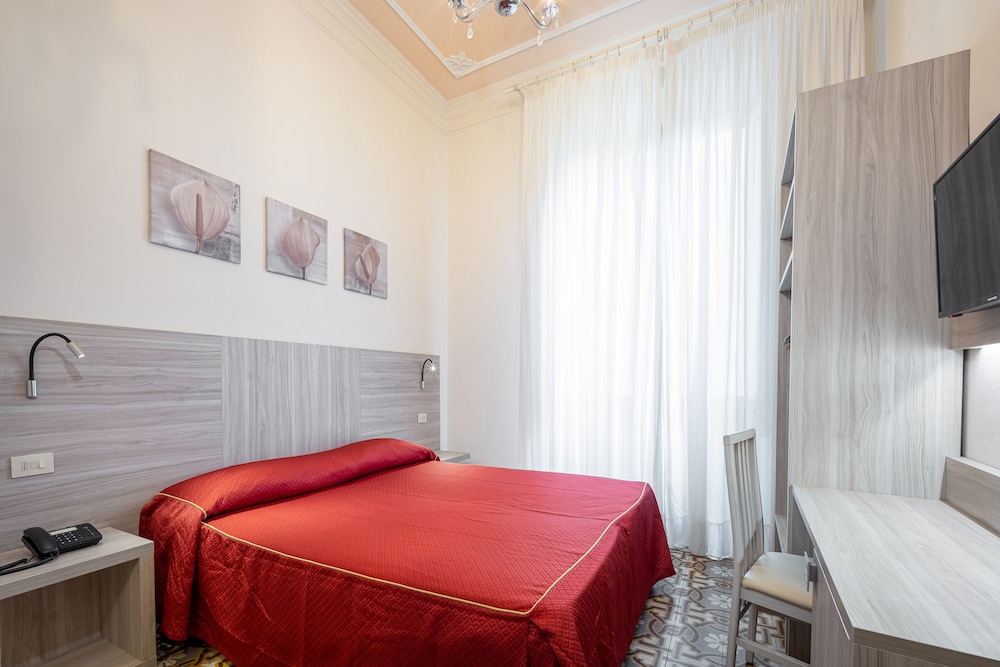 LILIUM HOTEL 38/65