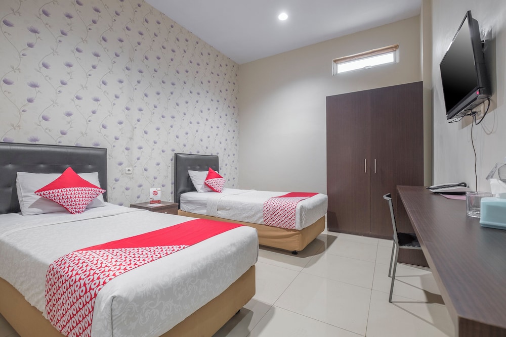 Hotel O Makassar near Pantai Losari formerly Hotel Astra Novilia 24/35