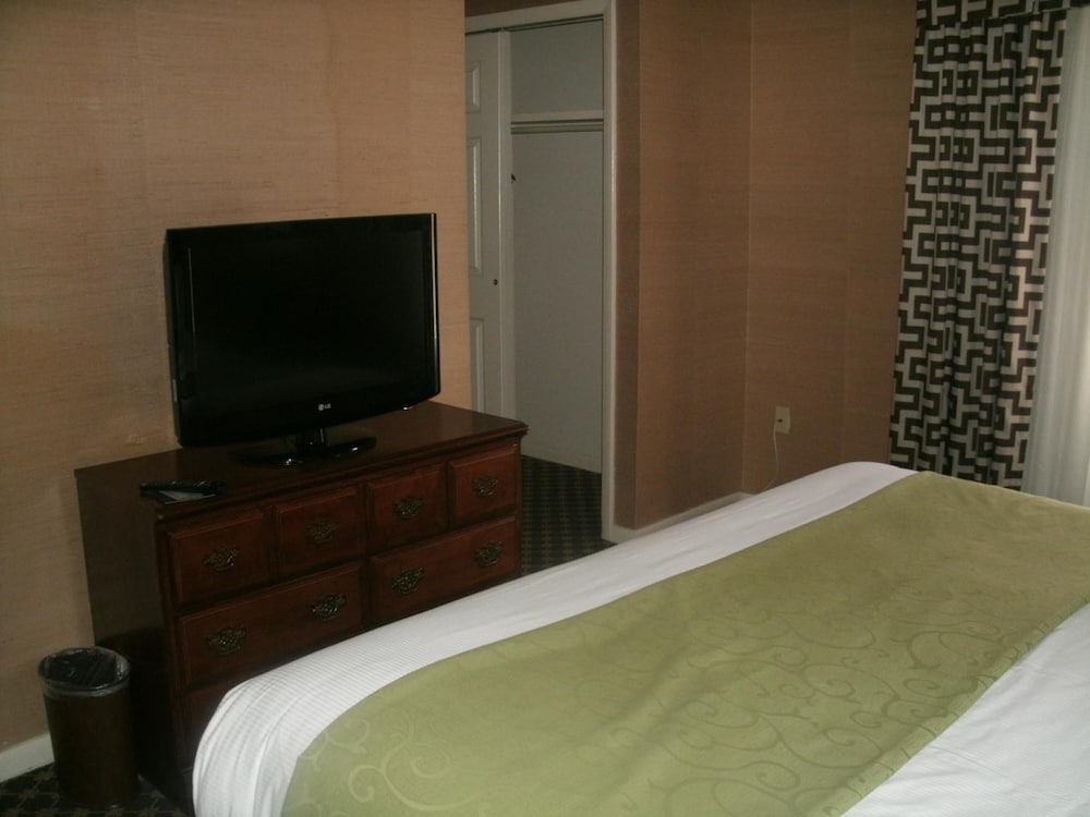 Merry Acres Inn 40/50