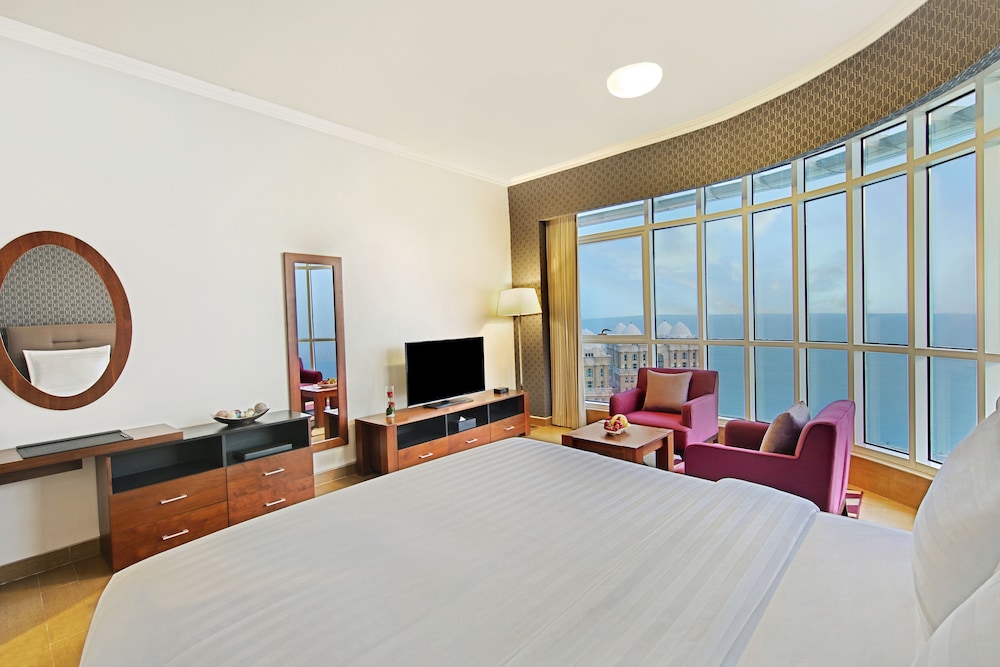 THE CURVE HOTEL 14/74