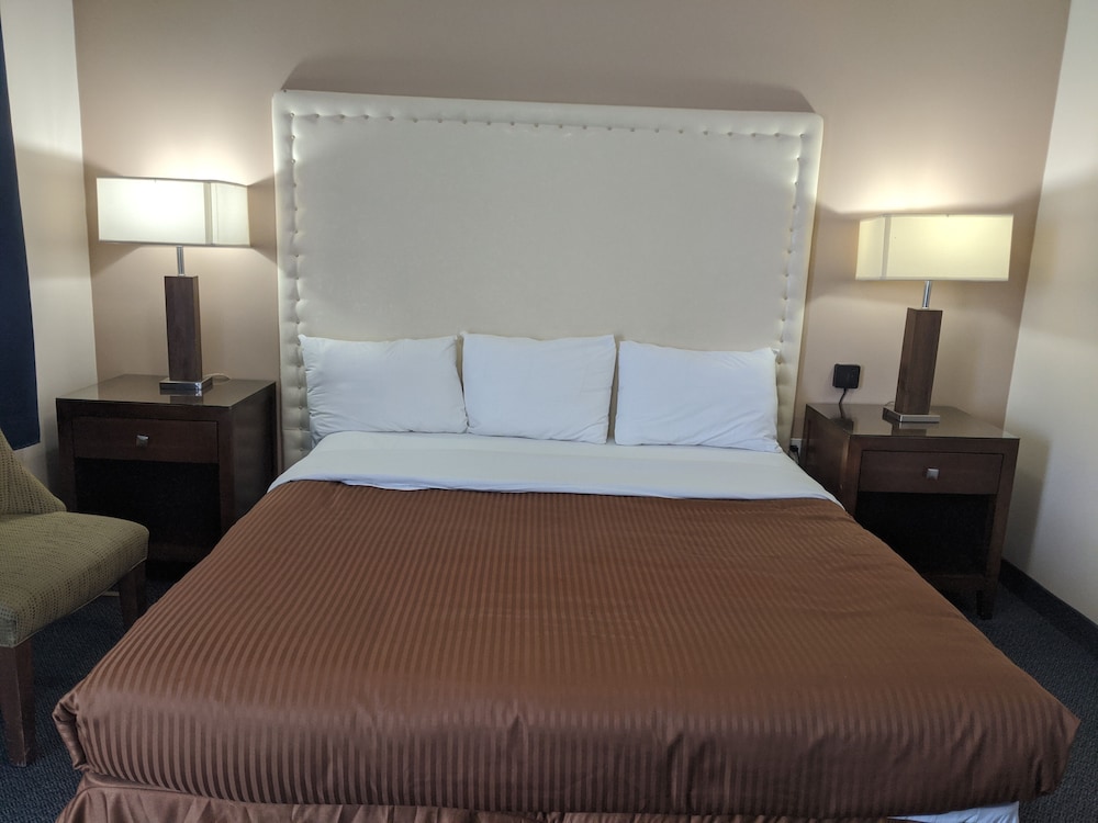 The Universal Inn And Suites 18/67