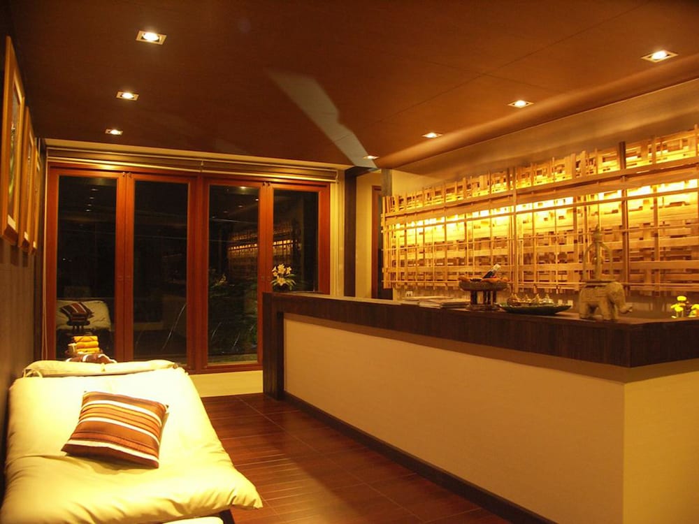 The Residence Airport Spa 7/19