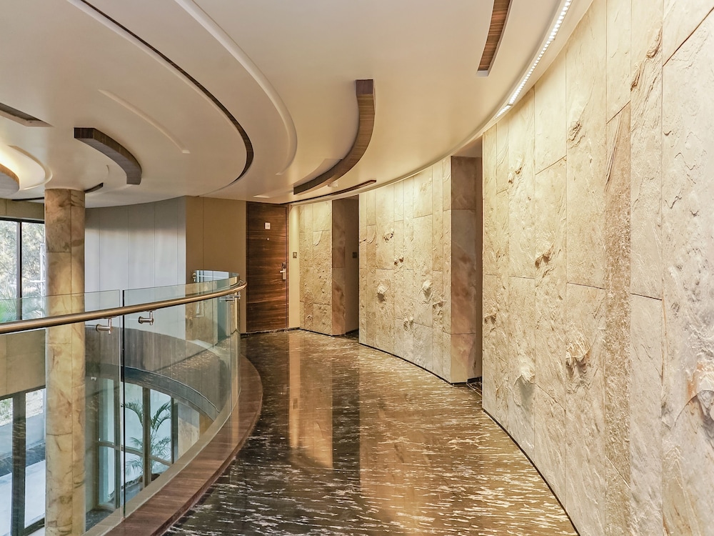 Hotel Niraali Executive 38/65