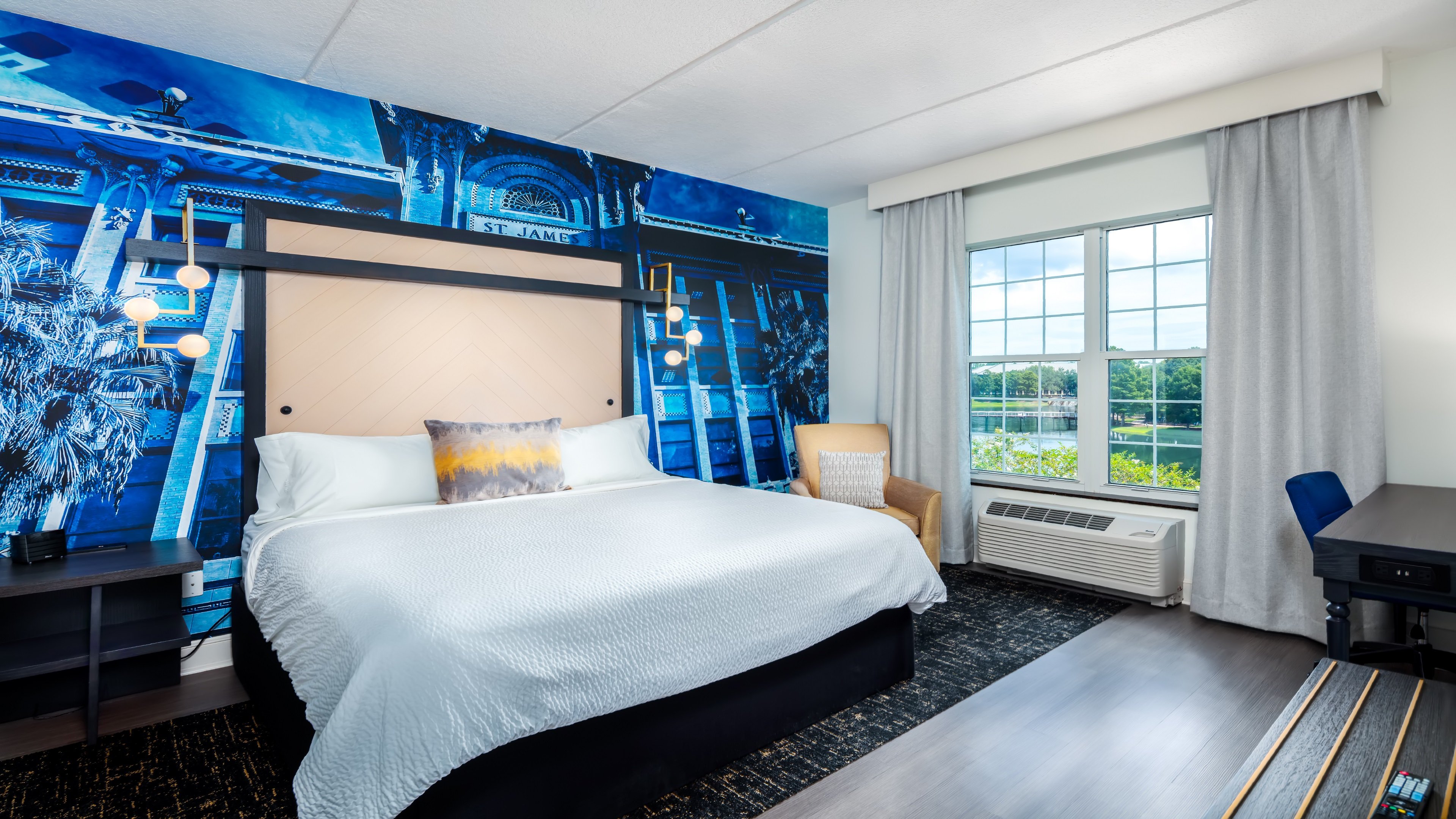 Hotel Indigo Jacksonville Deerwood Park 25/77