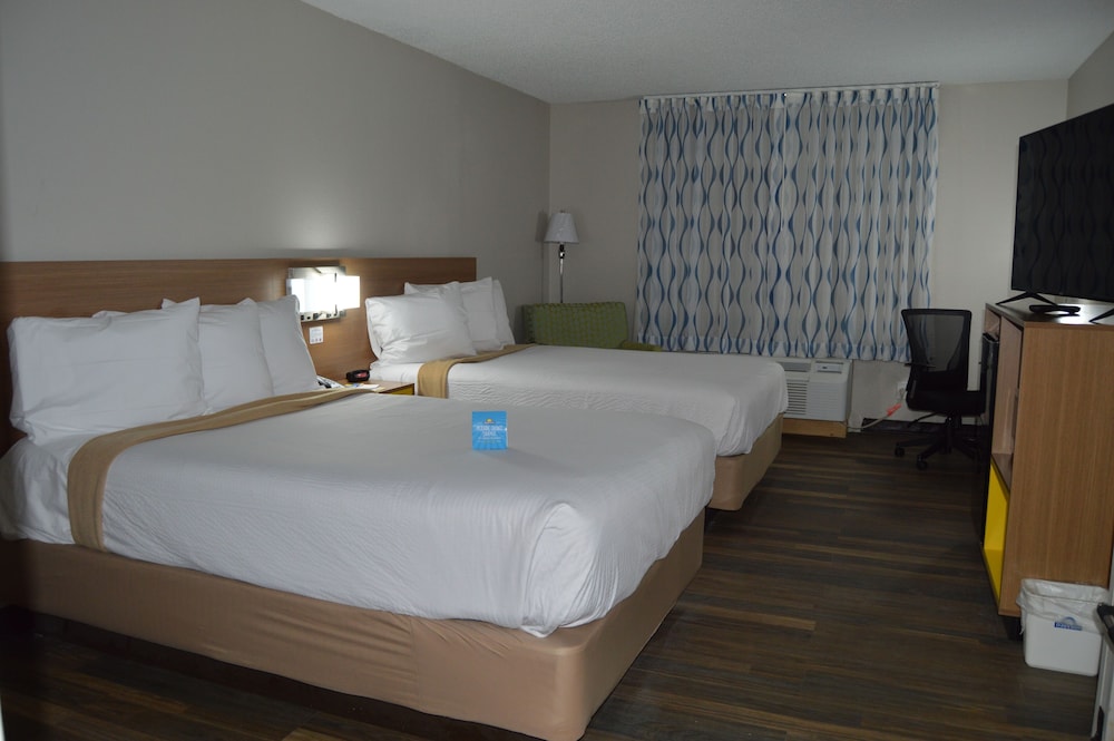 room, 2 double beds, smoking