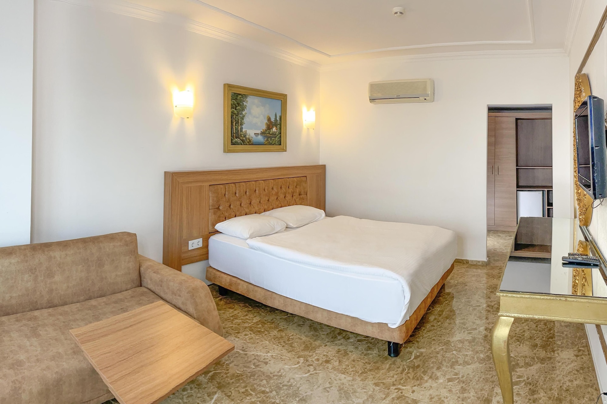 ROOM, SINGLE, PARTIAL SEA VIEW