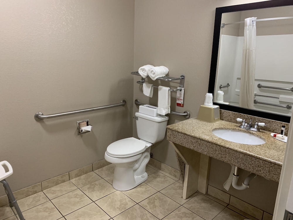 Harmony Hotel Hernando 18/35