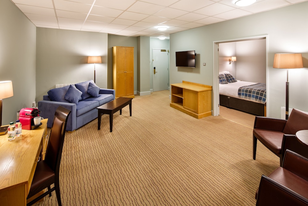 Mercure Hull Grange Park Hotel 44/75