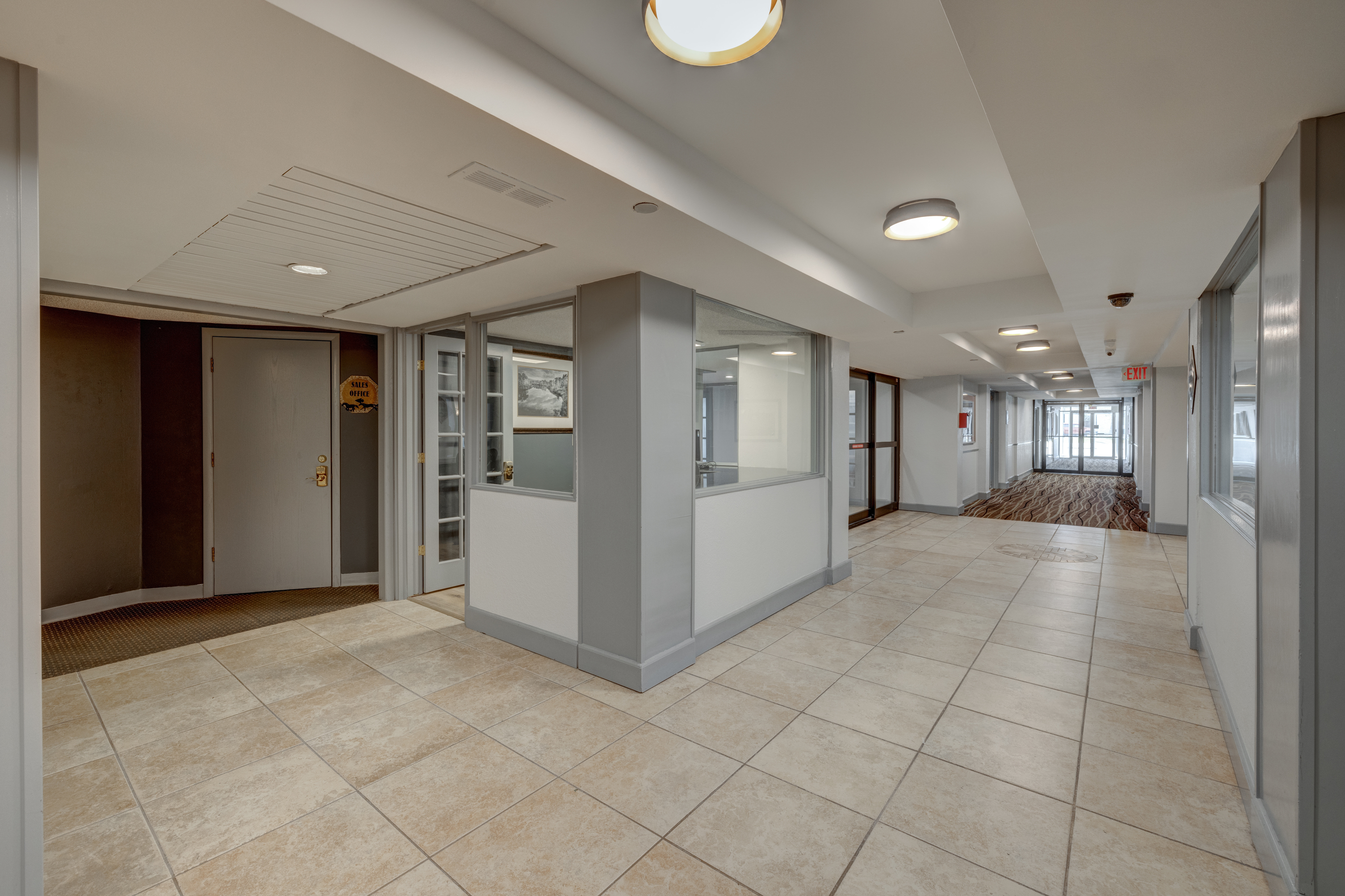 Riverside Hotel & Conference Center 9/60