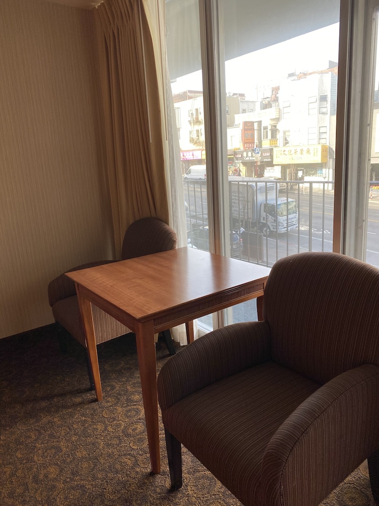 Royal Pacific Motor Inn 39/59