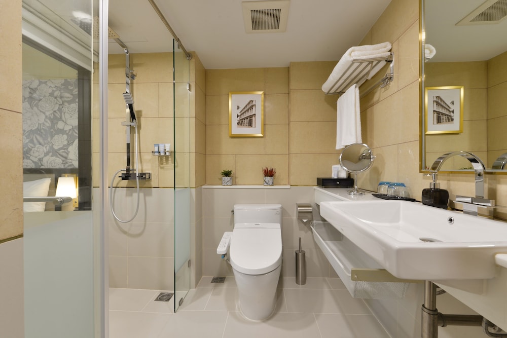 Oakwood Hotel and Residence Bangkok 11/57