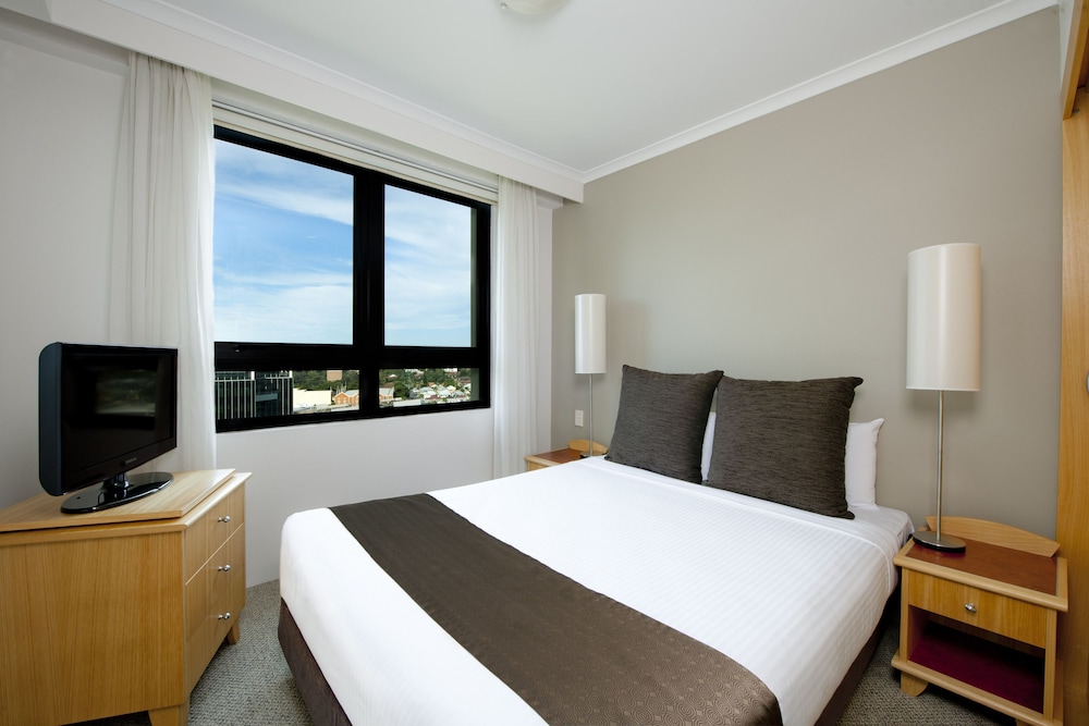 1 BEDROOM, APARTMENT