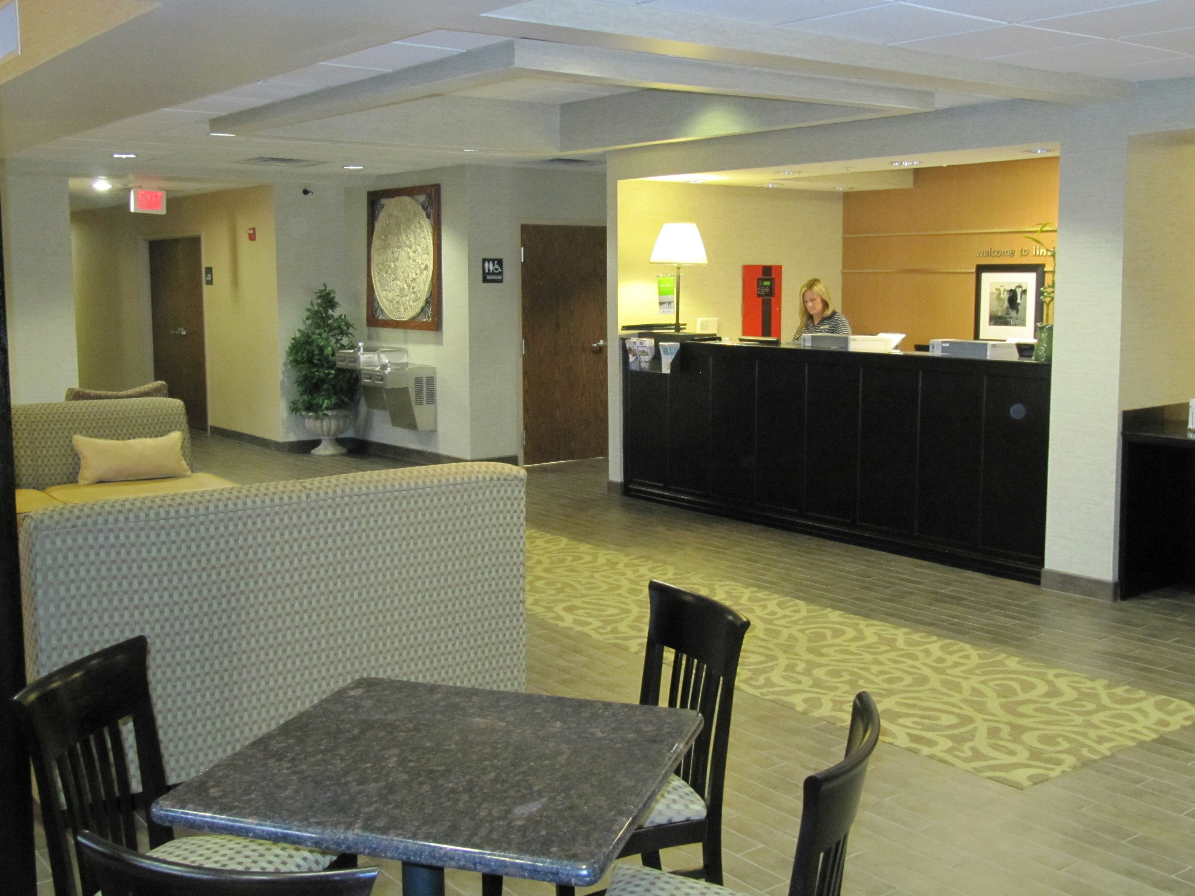 Hampton Inn Lindale/Tyler 22/30