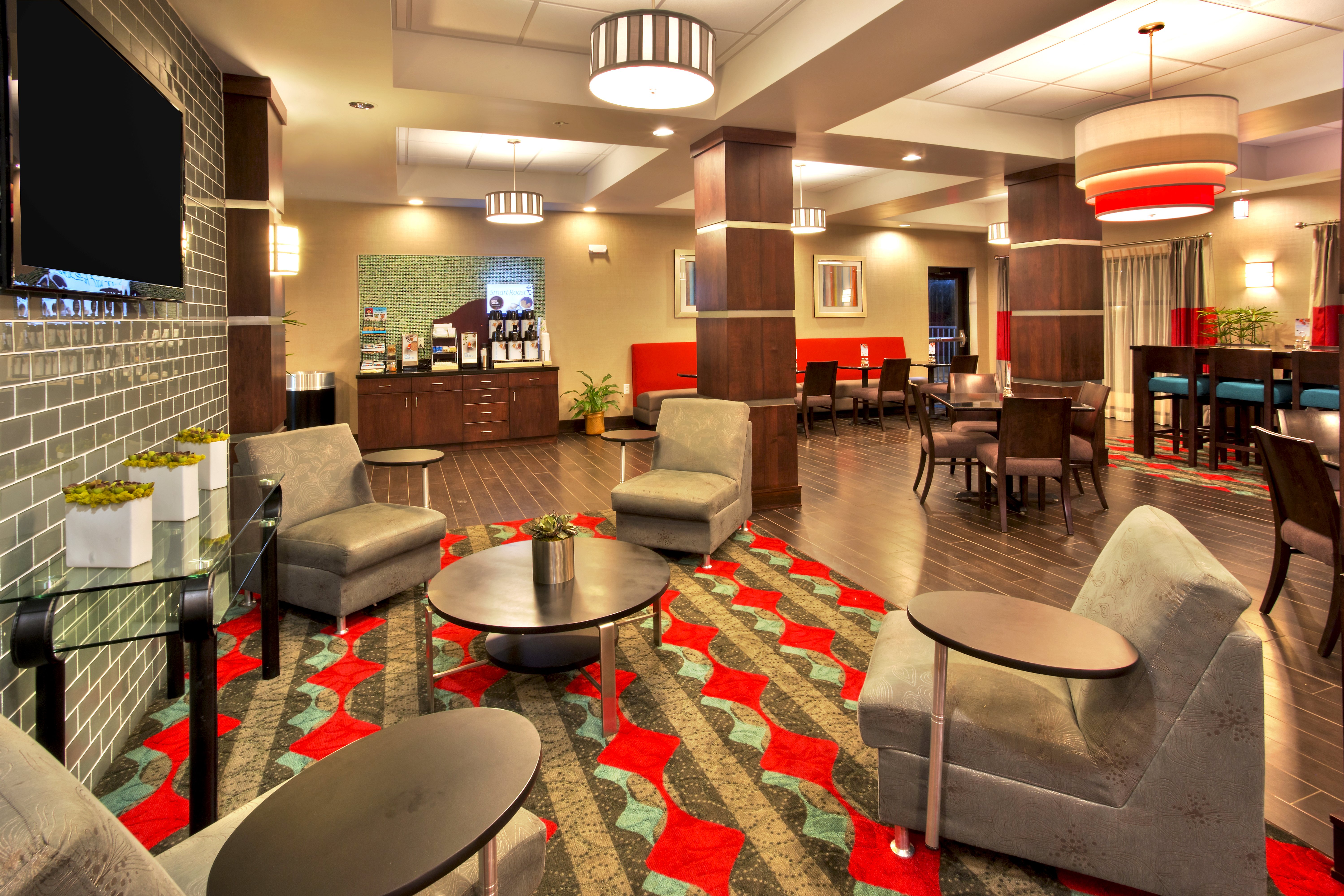 Holiday Inn Express Hotel Amp Suites Oak Ridge 34/46