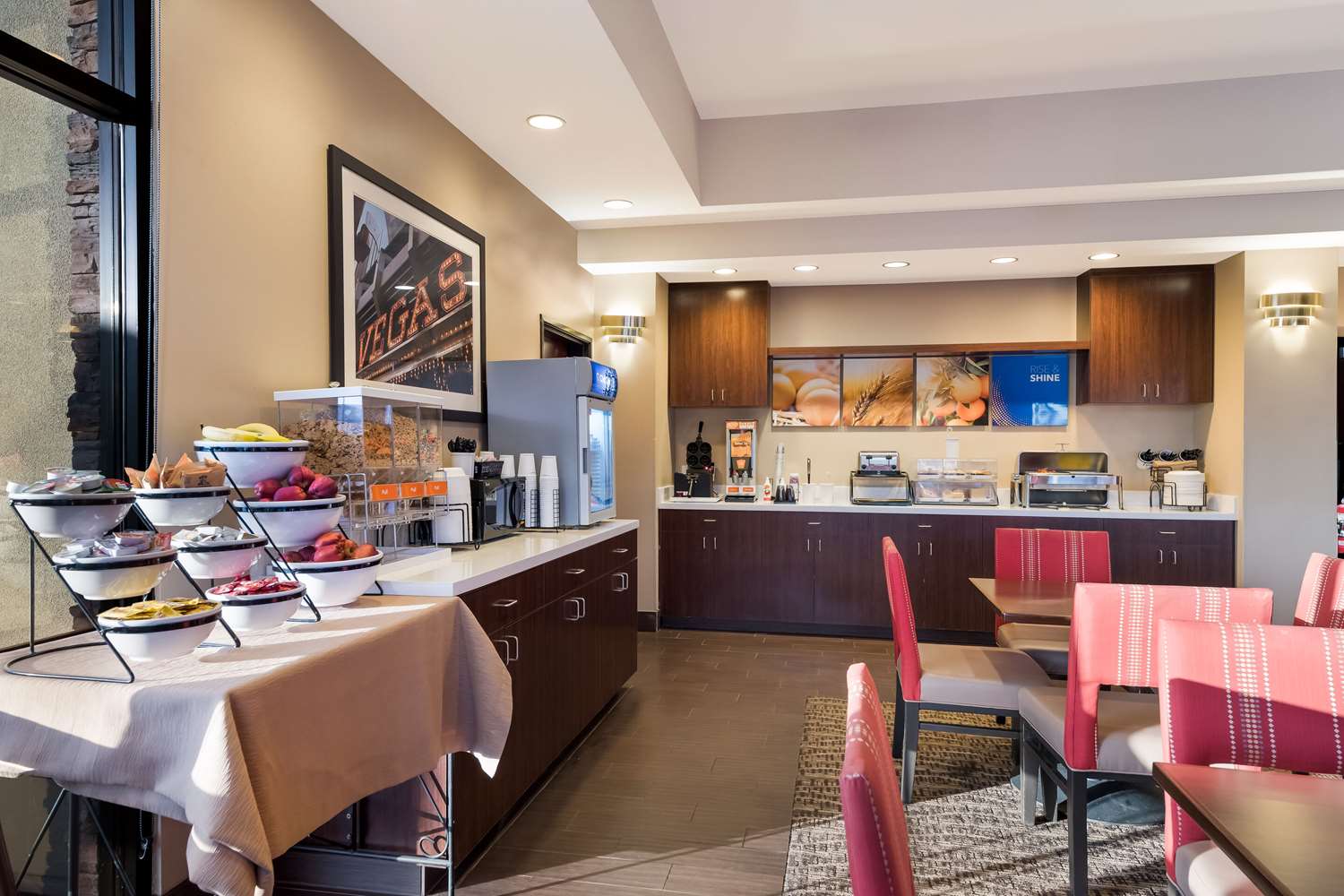 Comfort Inn and Suites Las Vegas - Nellis 13/17
