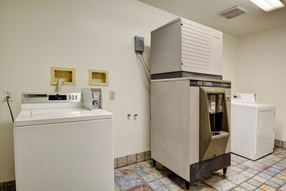 Motel6 Seekonk, MA - Providence East 39/39