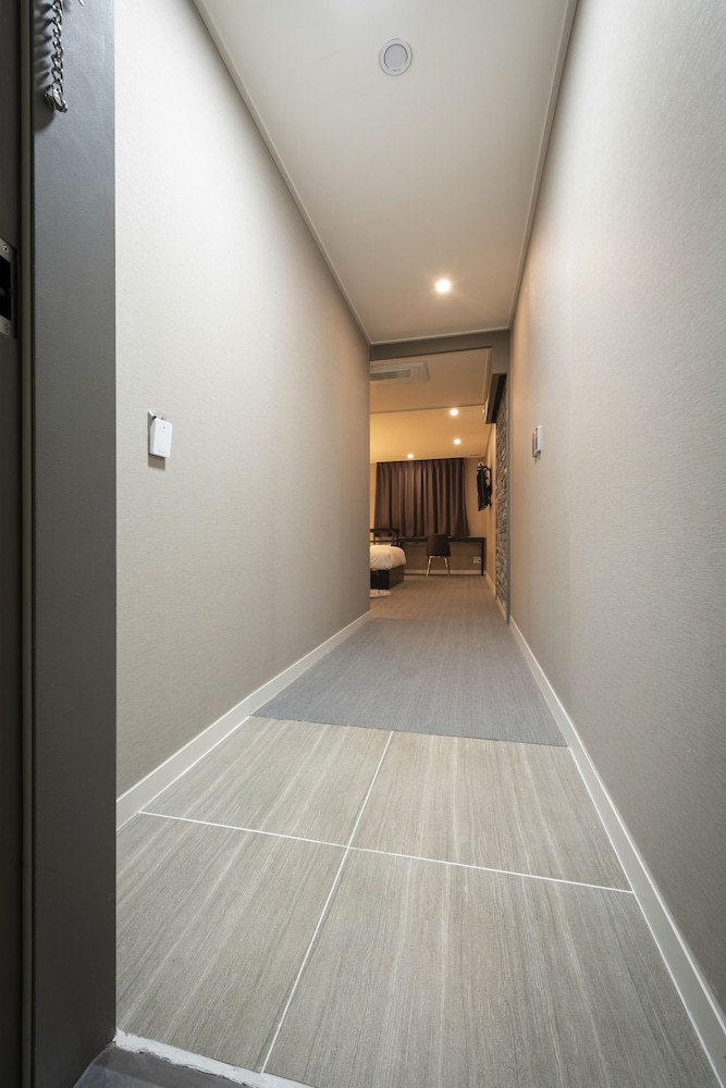 No.25 Hotel Nampo Daecheong 50/54