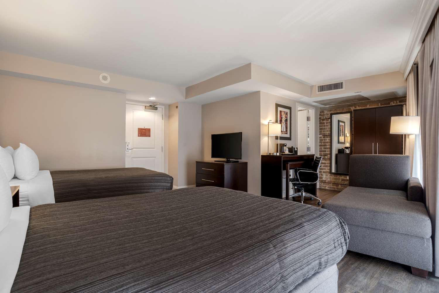 Best Western Plus St. Christopher Hotel 12/49