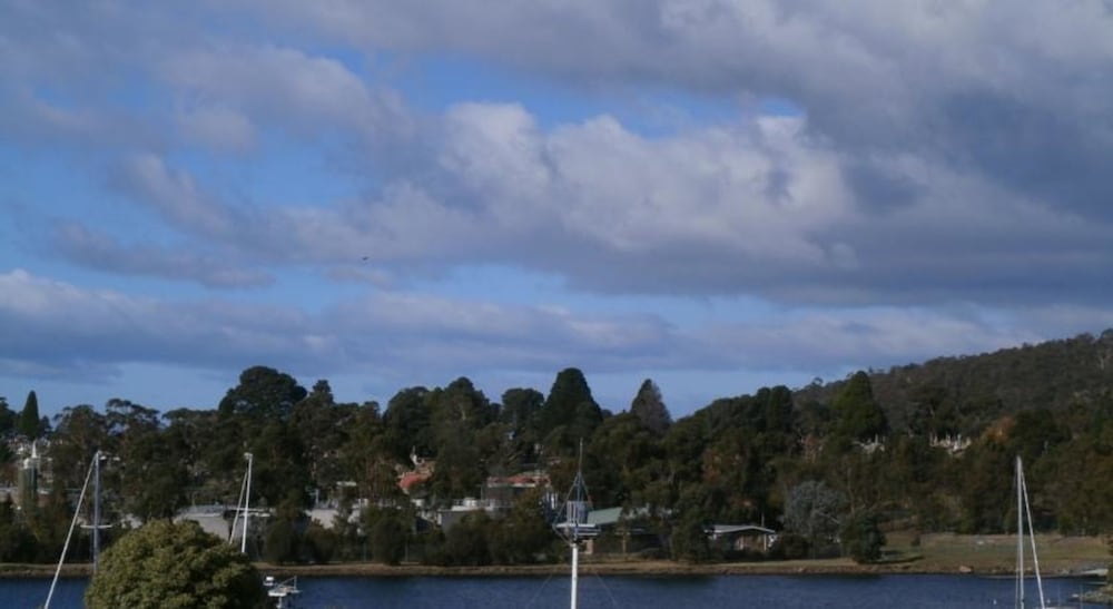 Waterfront Lodge Motel 40/70