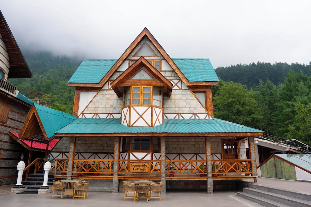 MANU ALLAYA(The Resort Spa in the Himalayas) 2/50