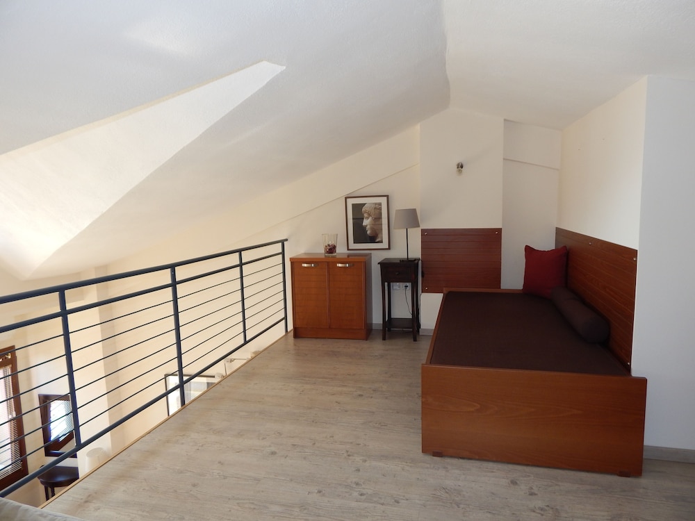 Kripis Studios Thessaloniki 33/50