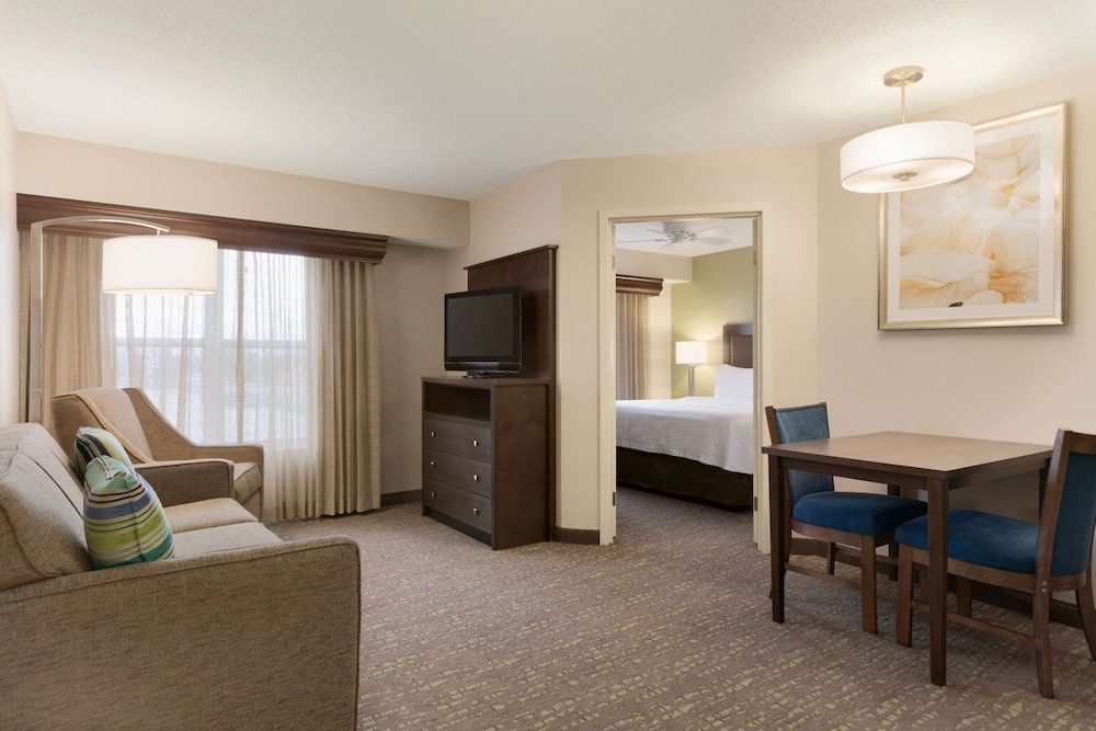 Homewood Suites Hilton Toledo 12/23
