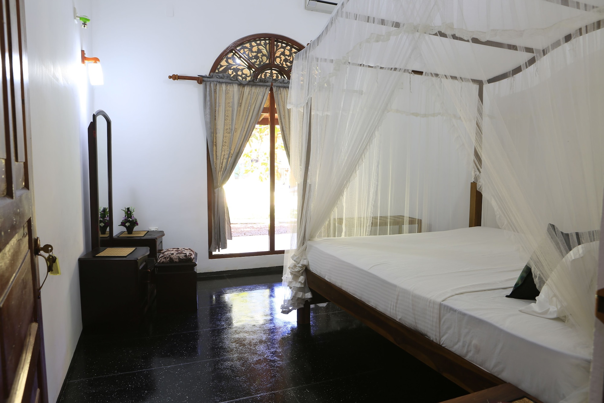 2 BEDROOMS, COMFORT, APARTMENT