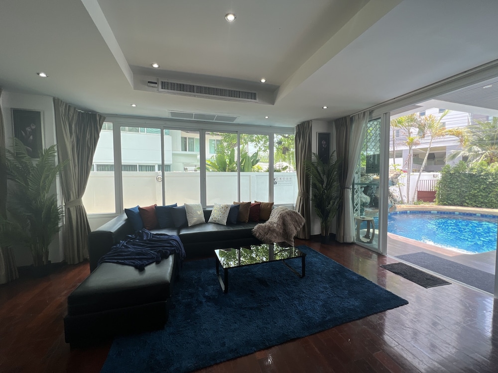 Paradise Pool Villa Pattaya in Tropicana Village (ex VIP Villas Pattaya Tropicana Jomtien Beach) 27/50