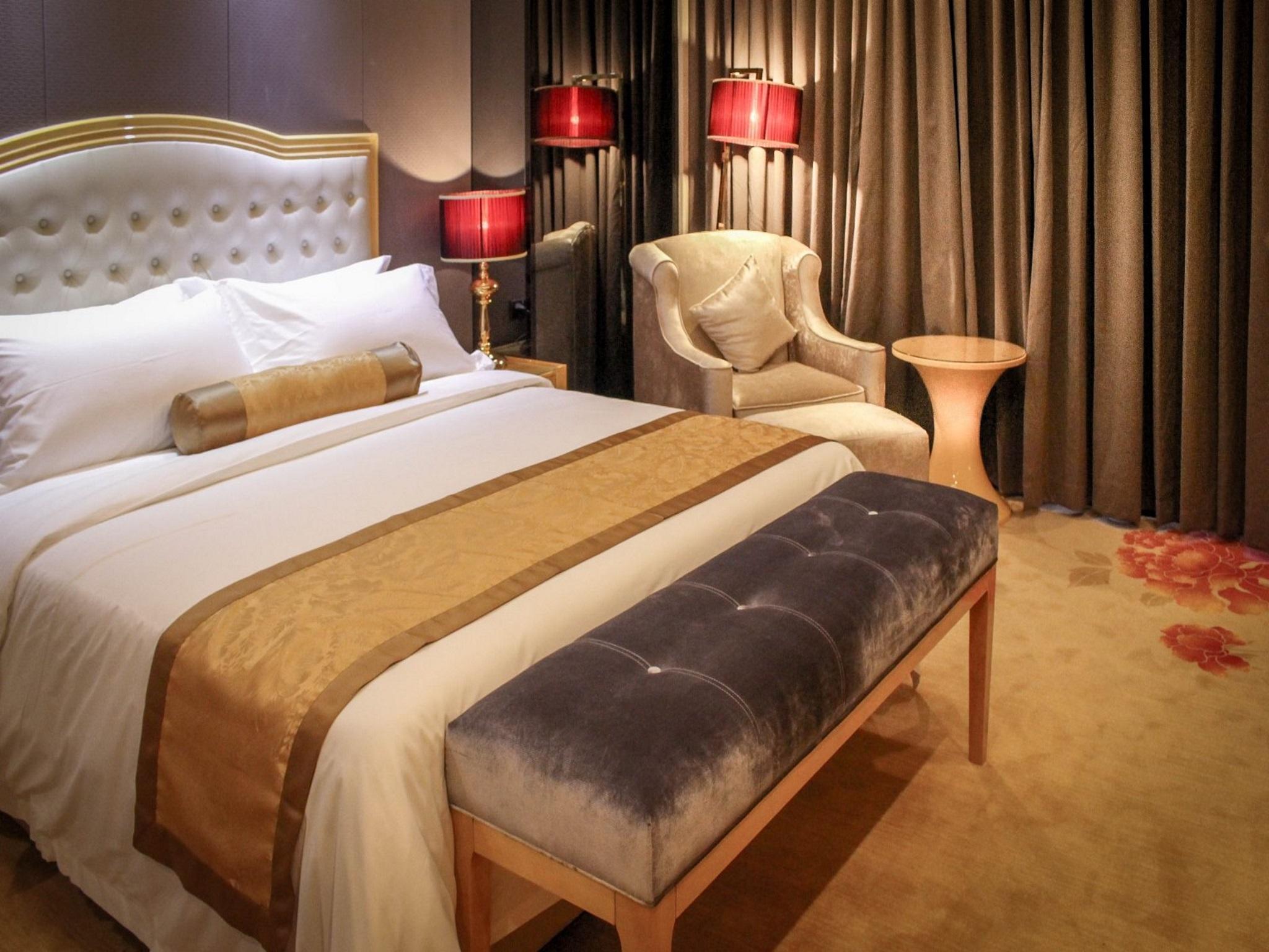 Golden Phoenix International Hotel 25/51