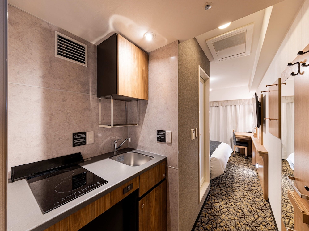 ROOM, KING BED, KITCHENETTE