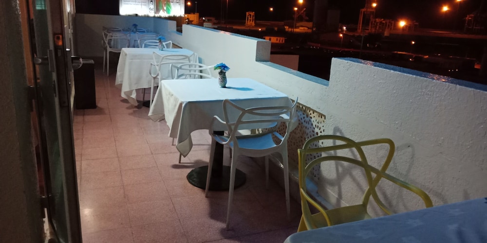 OYO 137 Marina Hotel 32/58