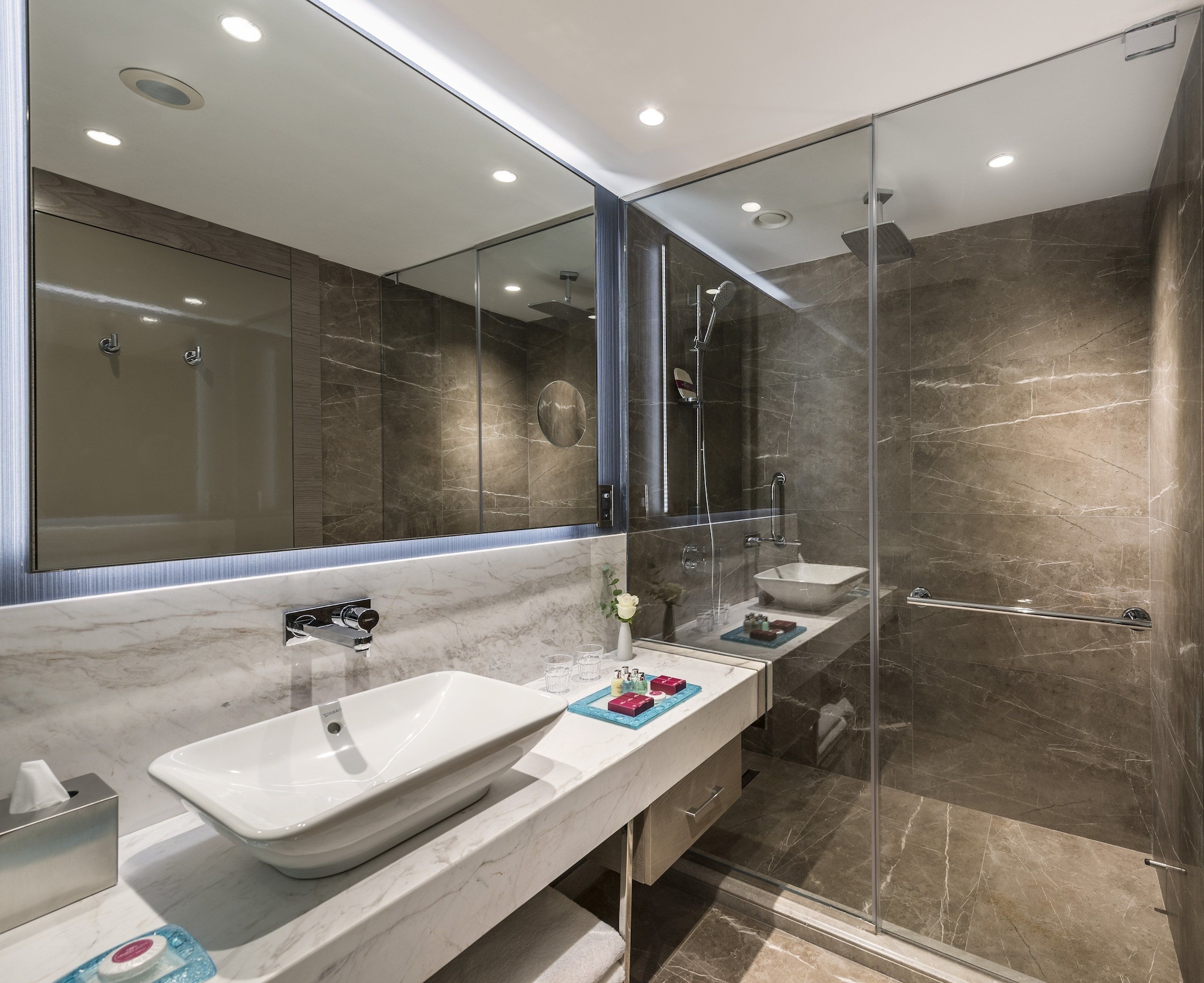 Premium, Twin Beds, Lateral Side Sea View, Sofa, Crowne Plaza Istanbul - Florya 7/10