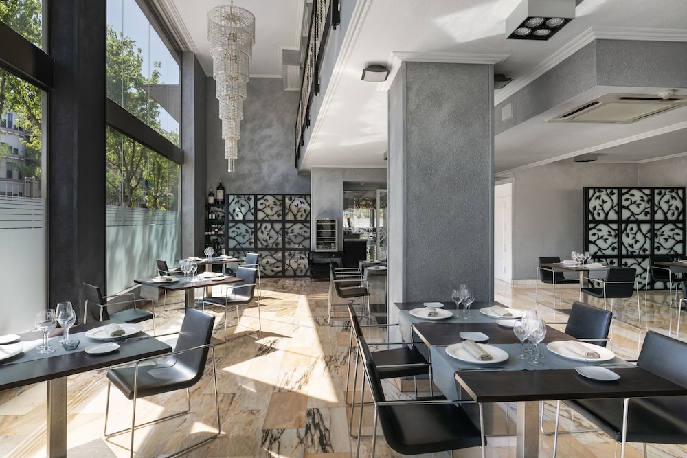 Salles Hotel Ciutat Del Prat 18/71