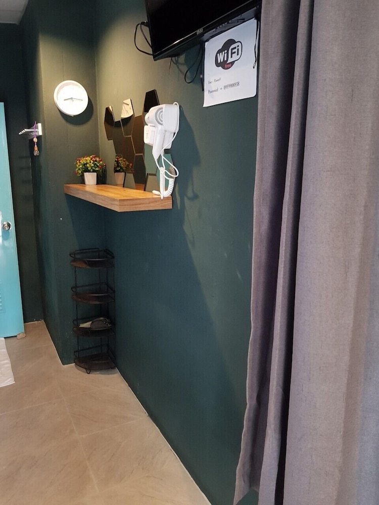 Room 9 Hometel 19/50
