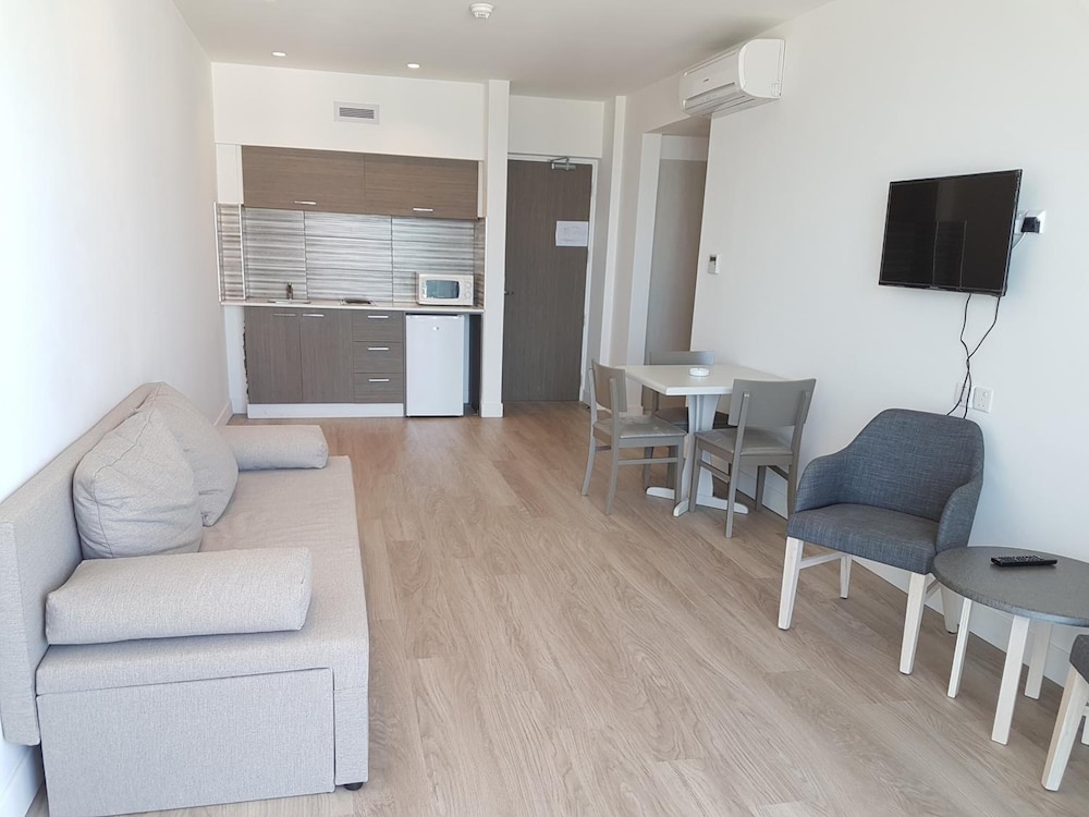 Melini Hotel Suites 22/43