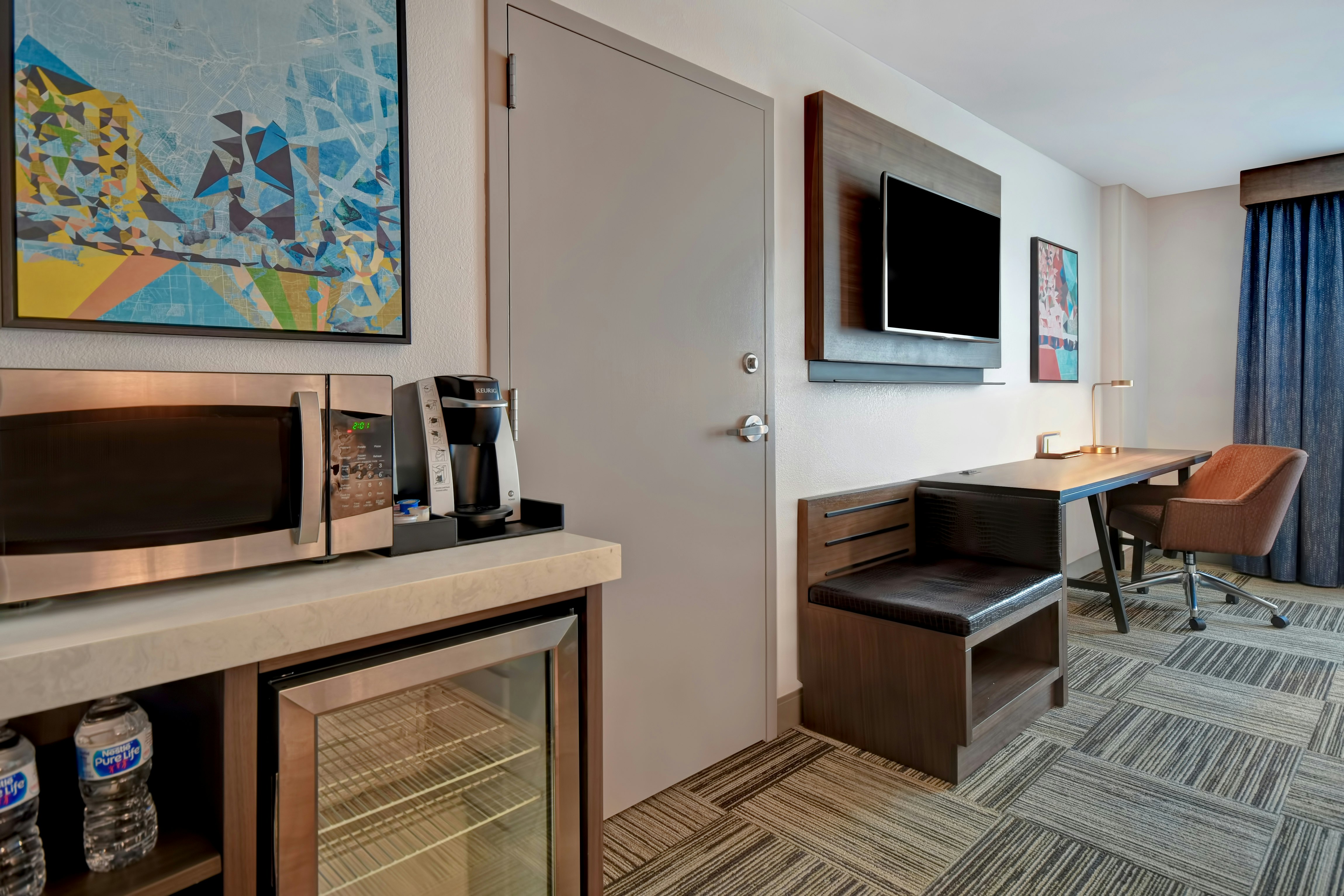 ROOM, KING BED